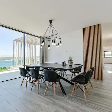 شقة Luxury Penthouse Malinska-rova *