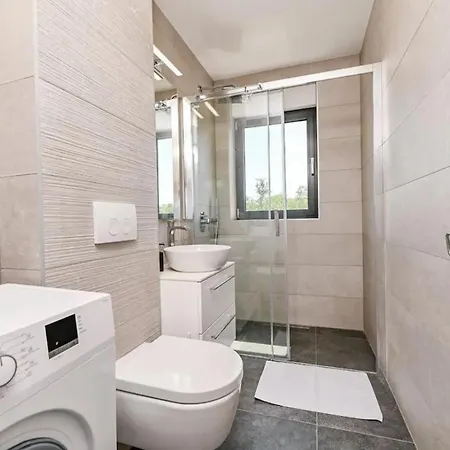 Luxury Penthouse Malinska-rova * مالينسكا