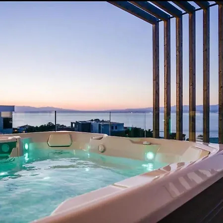 شقة Luxury Penthouse Malinska-rova *