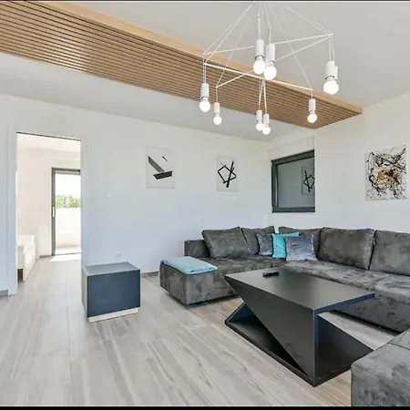 Luxury Penthouse Malinska-rova Apartment